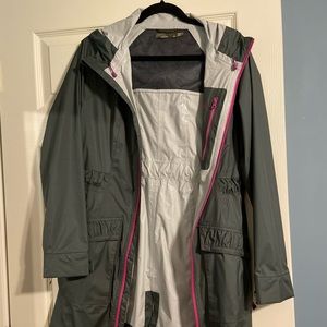 Like New Prana Rain Coat Size M Olive and Pink